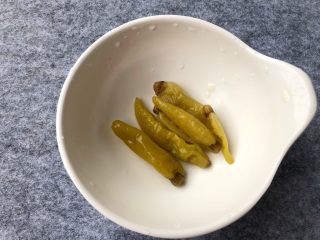 3、泡椒萝卜,泡椒6个