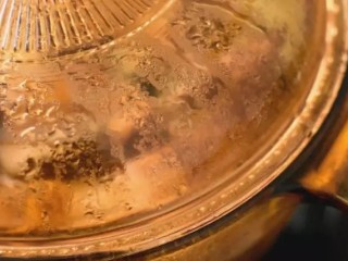 6、春节必须鸡鸭鱼肉，海南干煸鸭，简单又美味,关盖焖煮20分钟