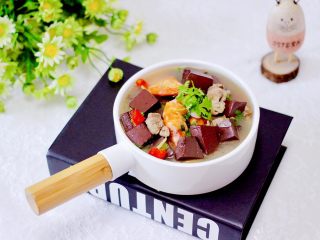 19、肉片海虾烩猪血,好吃到哭，老公一口气吃了一大碗。