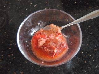 6、南乳猪蹄,准备好南乳