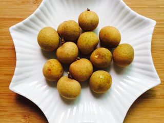 6、红枣桃胶桂圆汤～养生壶版,新鲜桂圆12个洗干净备用