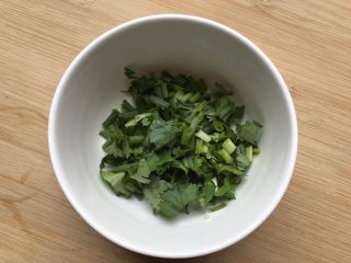 6、冬瓜粉丝肉丸清汤,䓤,香菜切碎