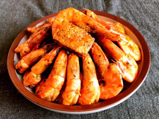 23、明虾煲,明虾煲口感鲜香微辣，风味独特~