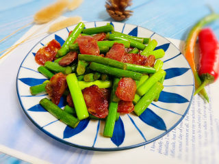 17、蒜苗炒腊肠,成品图