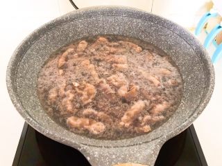 6、香辣孜然肥牛卷,烧开即可