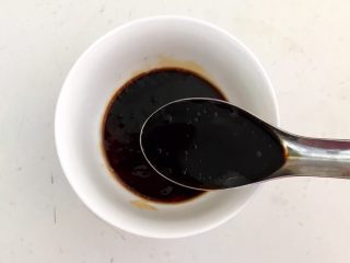 7、麻辣牛肚,加入蚝油