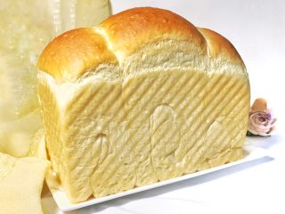 20、一次性发酵健康营养的白吐司,成品图