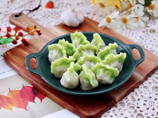 17、槐花扇贝肉丁翡翠饺子,成品