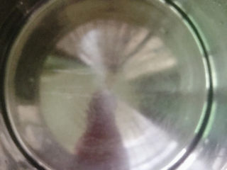 3、鸡腿炖香菇,锅中放入适量清水