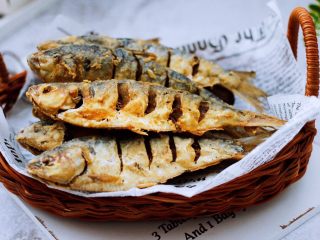 17、干炸海鲫鱼,香酥可口又好吃的海鲫鱼出锅咯。