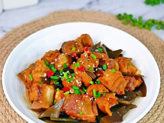 18、海带炖排骨,美容养生佳品，喜欢呢做起来。