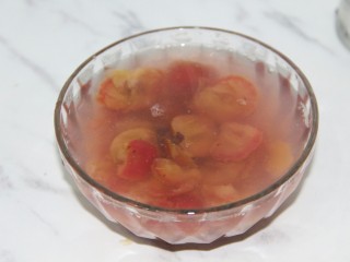 13、冬喝暖饮夏吃冰~山楂蓝莓柠檬饮,盛出