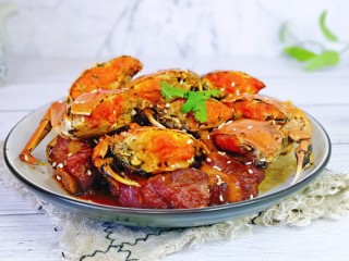 16、油焖大闸蟹,排骨吸收了螃蟹的鲜味儿，嗲，排骨酥烂，螃蟹鲜美，简单易学，美味佳肴。