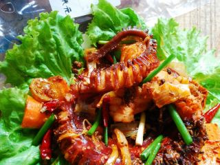 13、鲜香麻辣章鱼足,成品。