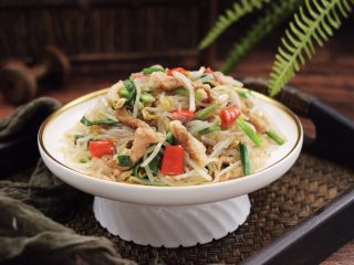 16、五花肉醋溜绿豆芽,成品一