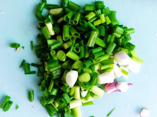 5、黑鱼豆腐汤,切碎备用