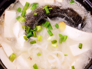19、黑鱼豆腐汤,撒上葱花
