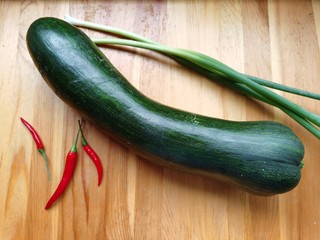 1、清炒南瓜丝,准备所需食材。