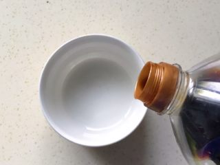 6、碧簪银芽,碗里放生抽