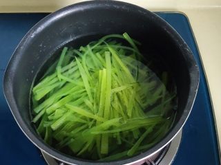 13、碧簪银芽,水开后煮3、4分钟