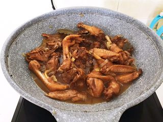 24、红烧溜达鸡,鸡块熟了