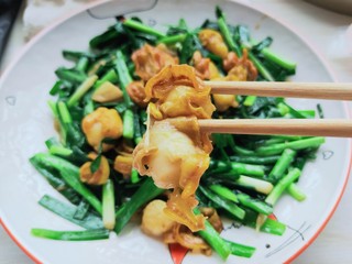 24、韭菜炒扇贝,扇贝肉鲜美有嚼劲+韭菜特有的香味→光盘了