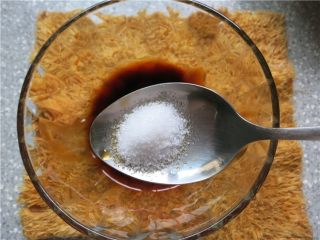 8、吃豇豆还用麻汁？快来试试这个--手撕豇豆,白糖少量