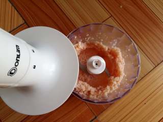 14、香嫩藕丸子,莲藕打十秒左右检查颗粒大小