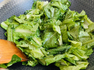 12、蚝油油麦菜,大火翻炒片刻