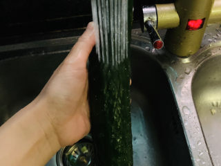 6、黄瓜木耳炒鸡蛋,黄瓜洗净，取半根削皮；