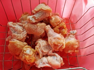 2、啤酒鸡翅根,控水