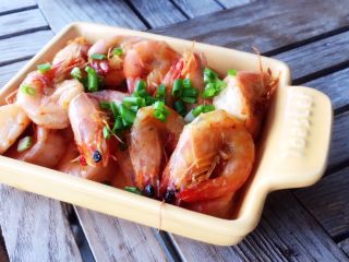 13、椒盐基围虾,虾壳酥脆,虾肉细嫩。