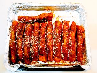 19、东北风味  密制香辣大肋排,香辣大肋排烤好了