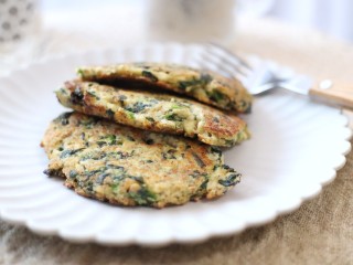 9、菠菜豆渣饼,素食早餐也能开启你能量满满的一天 ！