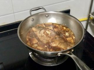 23、家常鲤鱼炖豆腐➕ 藕花风细鲤鱼肥,大火收汁