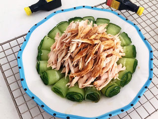 17、手撕鸡胸肉,手撕鸡胸肉清香适宜，不油不腻，口感超棒????????