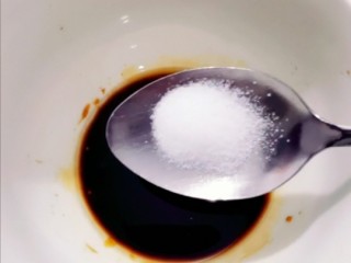 5、蒜蓉粉丝蒸金针菇,半小勺盐