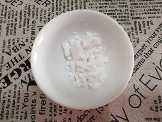 6、豆皮木耳蛋花汤,一勺淀粉。