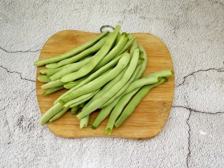 3、家常四季豆,四季豆去筋