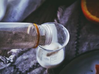 13、春日香橙萝卜沙拉 健康低卡,撒两下胡椒粉，搅拌均匀