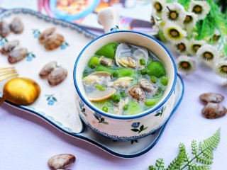 14、丝瓜花甲汤,出锅盛入碗中。