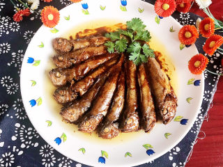 19、酱焖黄花鱼,酱焖黄花鱼酱香浓郁，鱼肉鲜嫩，非常美味~