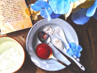 6、简单快手的 酸甜糖醋鱼柳,放入番茄酱 白醋