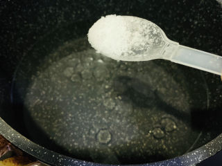 7、油菜豆腐,加适量的盐；