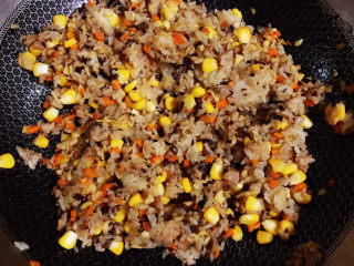 19、春笋猪肉糯米烧卖,拌匀放凉