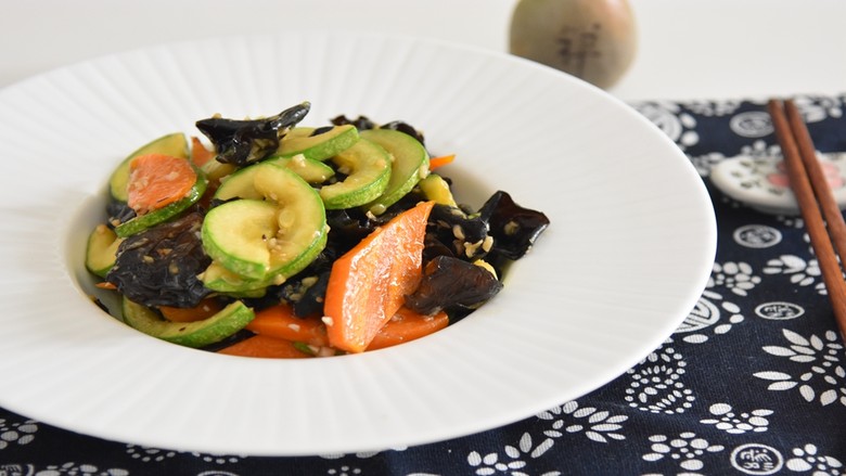 这道菜上桌朋友都爱吃关键做法还简单易学