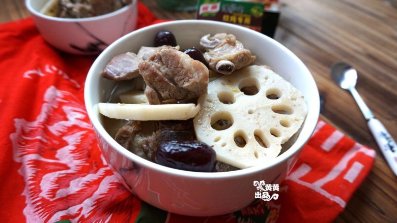 排骨炖藕滋补润燥