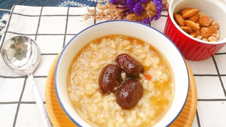 滋阴益气黄芪石斛红枣粥