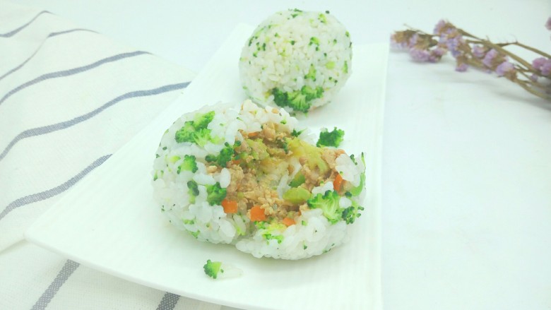 绿色美食营养饭团