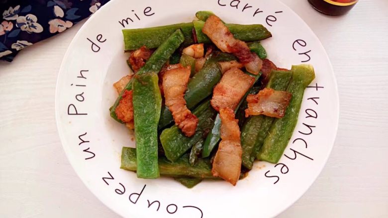 家常小炒青椒炒肉